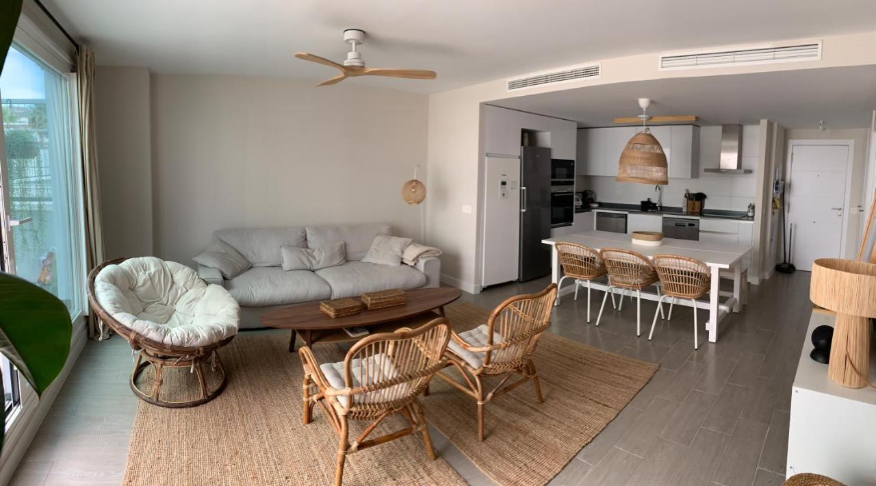 Espectacular Apartamento en primera linea de playa Torrox Exterior foto